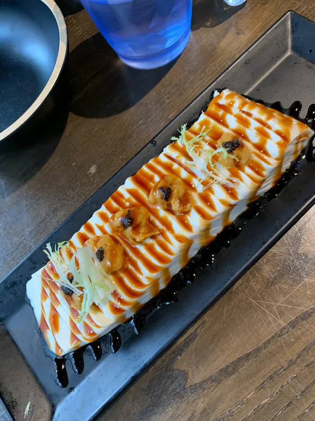 d海膽同黑松露少到完全搵笨，感覺自己用$88食咗個百福豆腐。海膽已經好細pat，仲要完全冇味