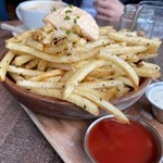 This is so delicious! Such a huge portion and I love how it's skinny fries!