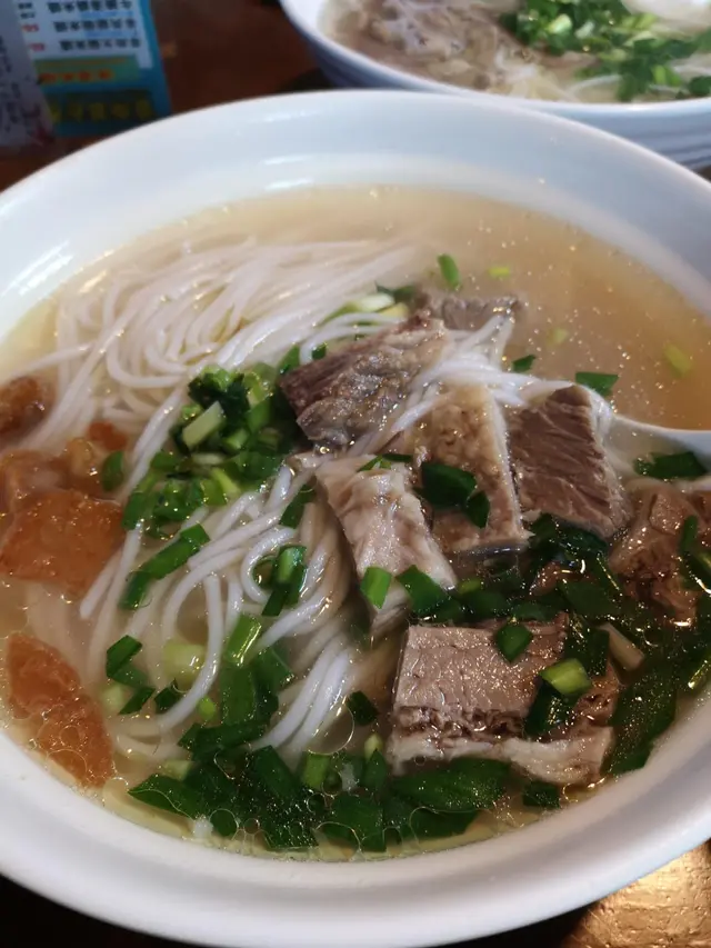 牛腩湯鍋米線（细）