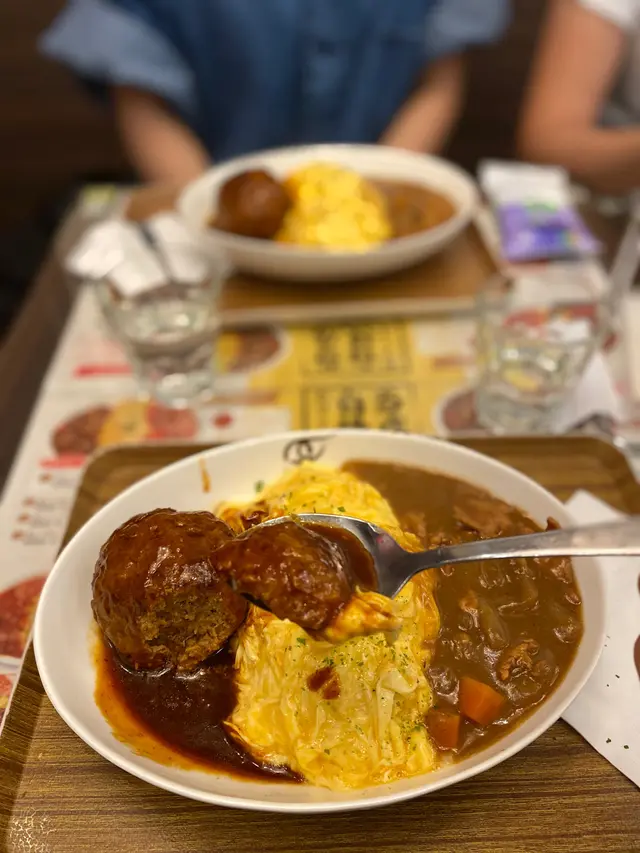 咖喱豬肉+和牛漢堡蛋包飯