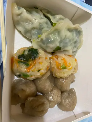 蒸韮菜饺萝卜丸小米三拼