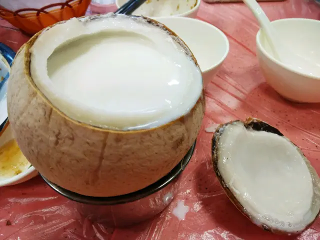 椰皇燉鮮奶