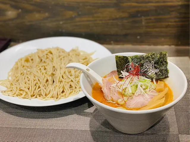 蝦味噌湯沾麵（配黑胡椒麵）