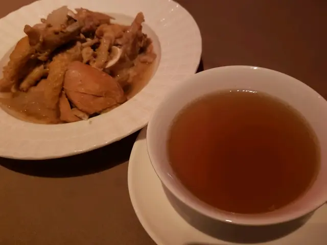 滋補魚皇湯，非常足料😙又滋補，入口充滿鮮甜海鮮味，睇吓湯料就知好好味