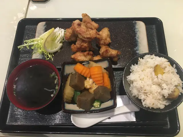 溫野菜唐揚雞栗子飯