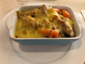 葡汁焗鸡扁意粉午餐套餐