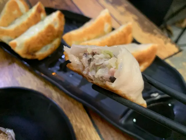 雲耳椰菜豬肉餃