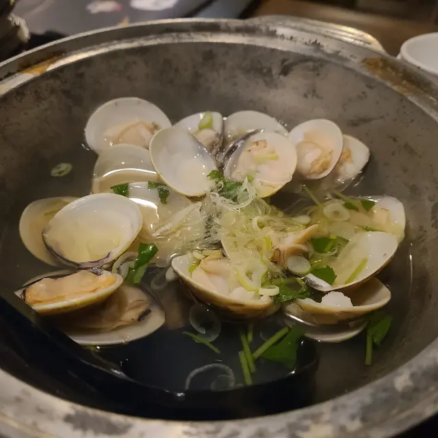 清酒煮蜆~酒味清香度適中，經清酒煮過的蜆肉異常清甜。