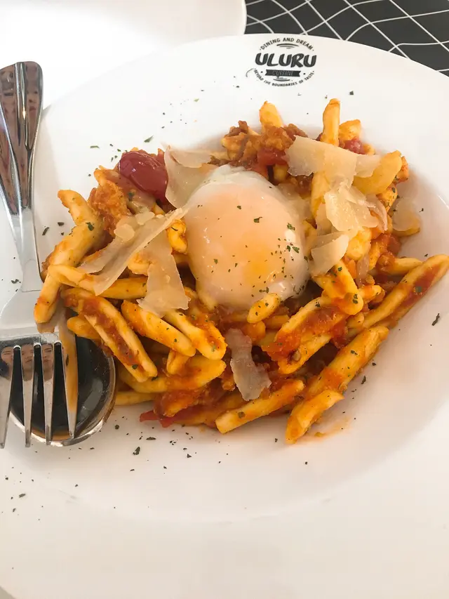 溫泉蛋辣肉手工意粉