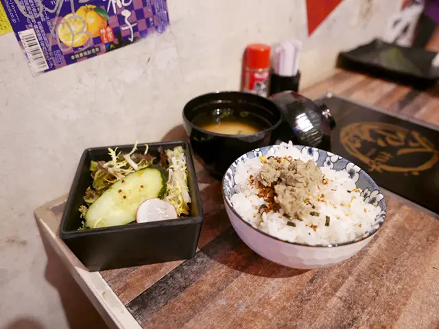 蟹膏飯、野菜沙律及味噌湯