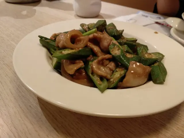 蝦醬秋葵炒腩片