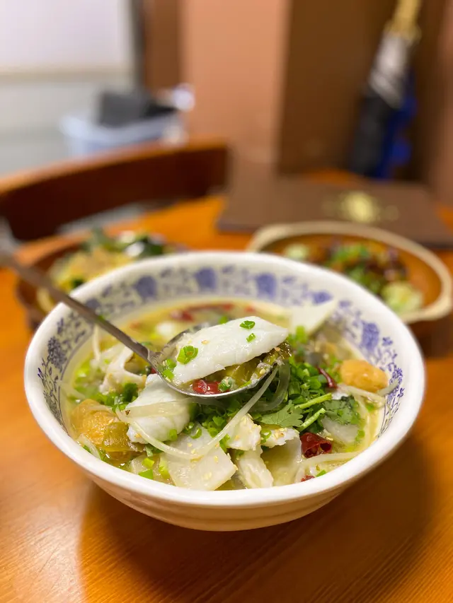 酸菜百花鱸魚片 (中辣)