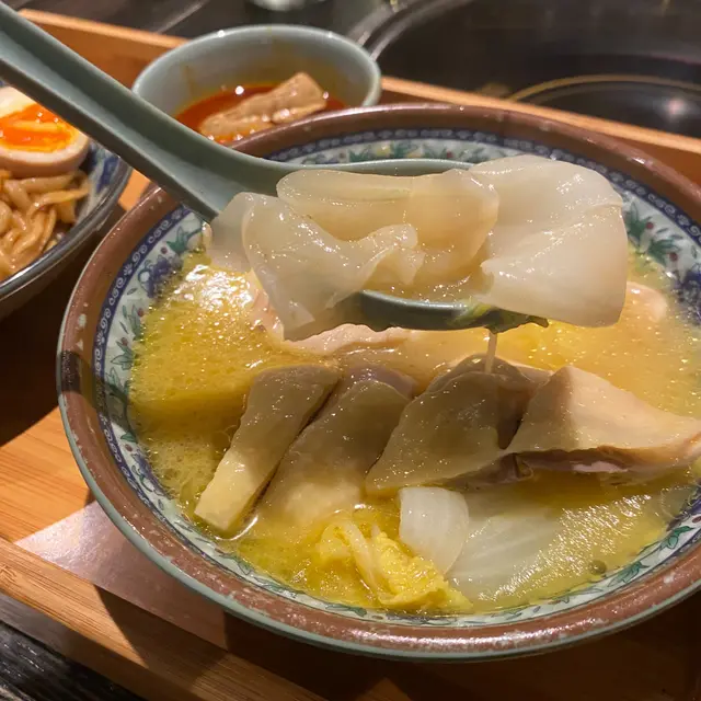 美容養顏花膠雞濃湯