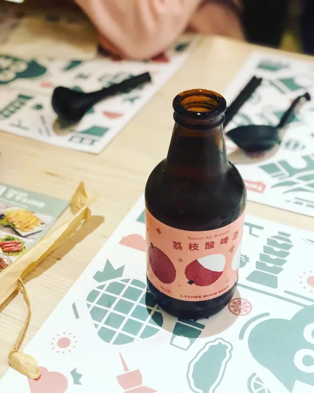 4%酒精濃度，入口微酸甜。不過對於不算特別愛好手工啤酒的我而言，初嘗是可接受的，但不會考慮叫多一杯。