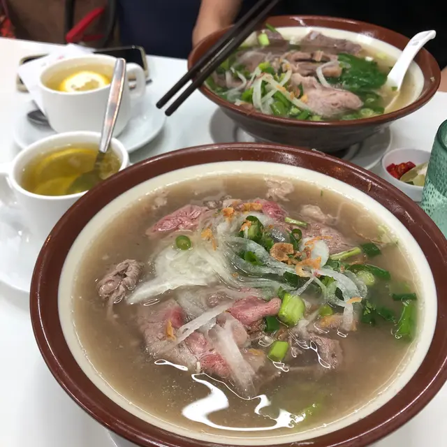 生牛肉金邊粉