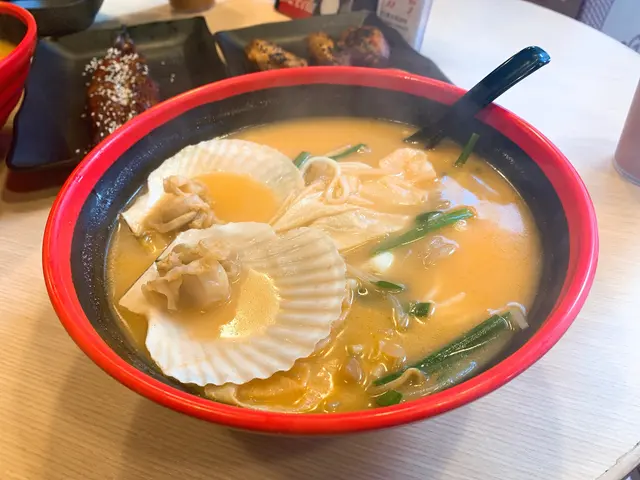 帆立貝大蝦海鮮米線