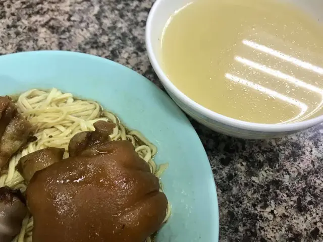 豬手撈伊麵