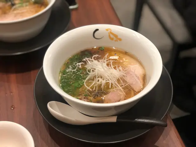 好香松露醬味同牛肝菌醬油，蜆加豬骨、魚湯好甜