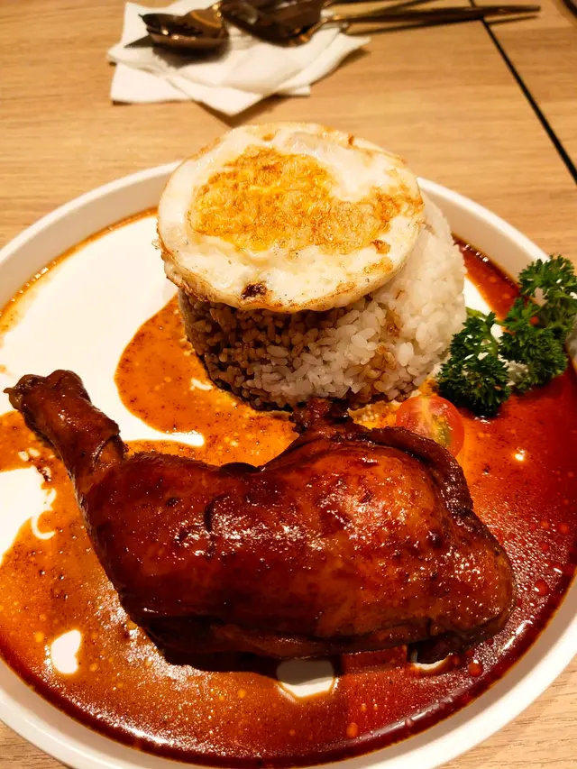 皇牌瑞士雞髀煎蛋飯