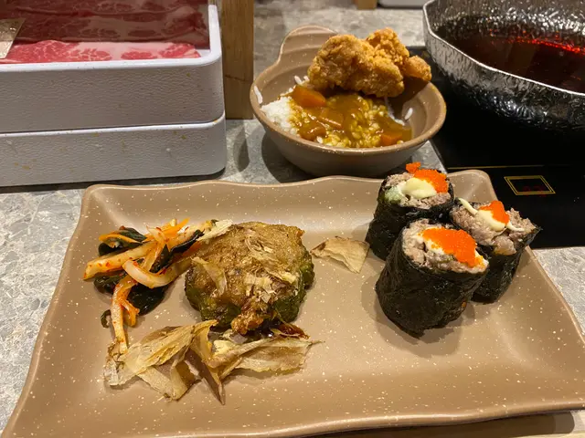 紫菜卷  咖哩飯