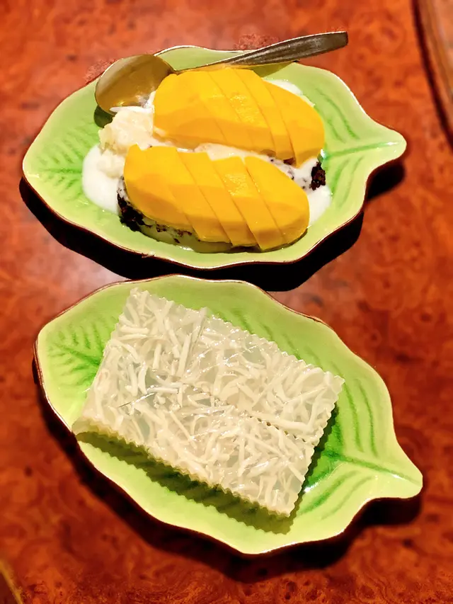 椰汁西米糕、芒果糯米飯