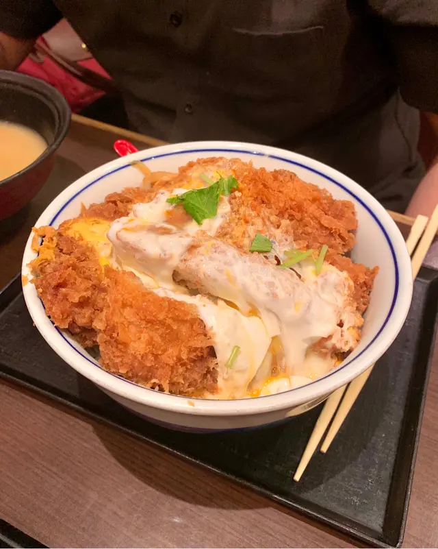 滑蛋吉列豬扒飯(松)