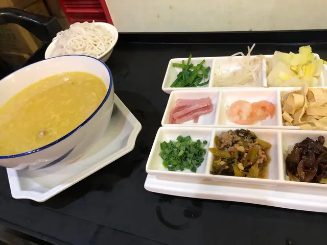 雲南過橋米線