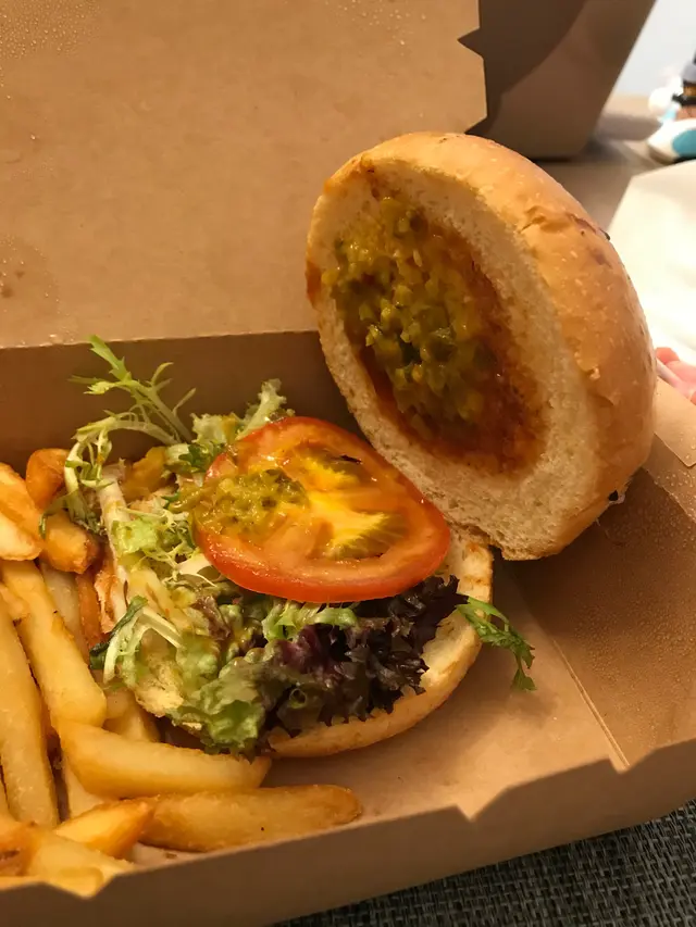 和牛芝士漢堡冇牛冇芝士