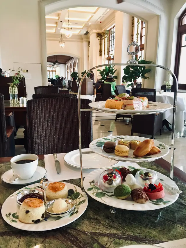 Afternoon  tea  set