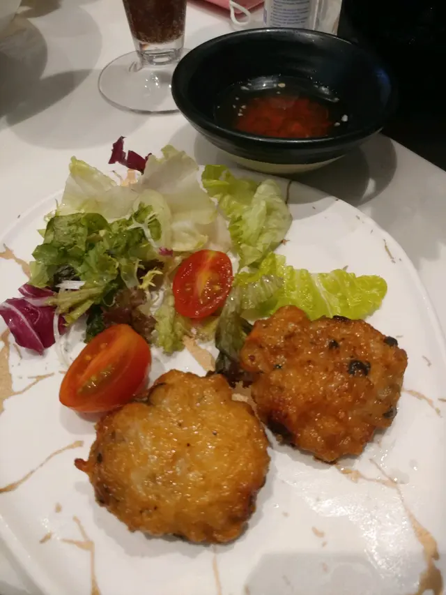 手打爽彈墨魚餅(跟餐)