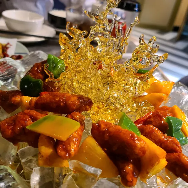 冰鎮鮮菠蘿咕嚕肉
