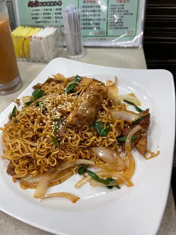 猪扒炒出前一丁