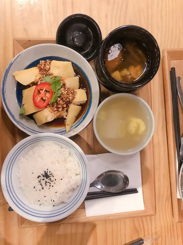 麻辣口水雞定食