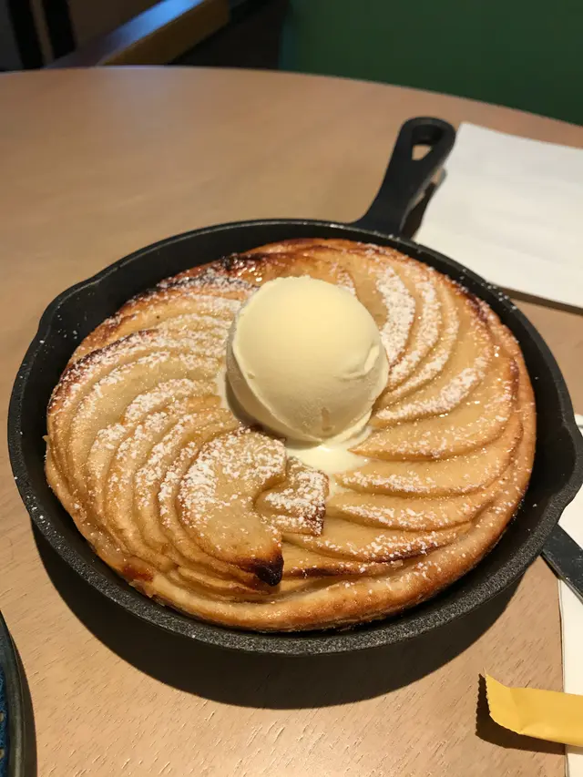 法式蘋果撻配雲呢拿雪糕