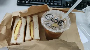 火腿炒蛋厚多士