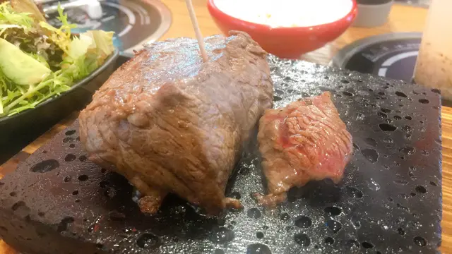 極上安格斯牛小排石燒