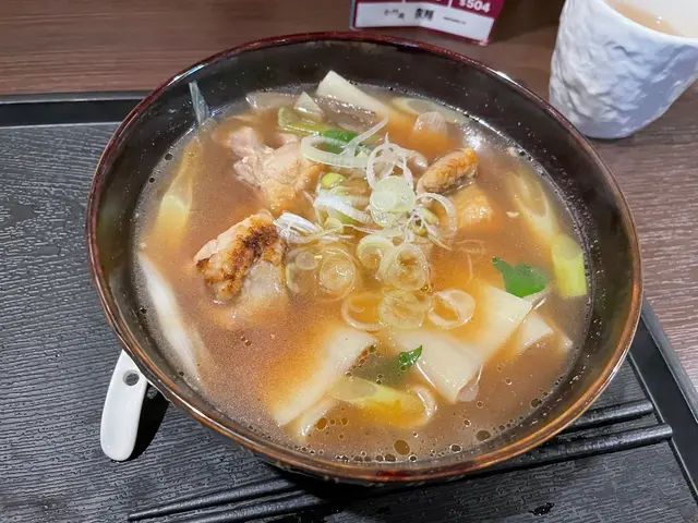 雞肉入熱湯白布烏冬