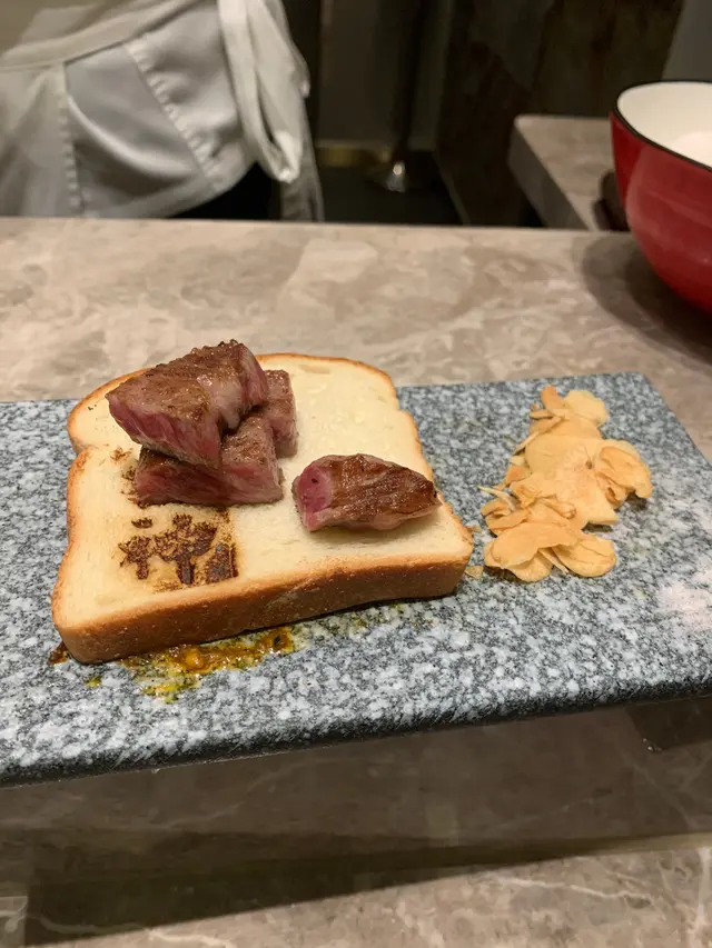 食和牛嘅一家人被以為唔食牛  因而由餐牌的和牛炒飯變成煙肉炒飯