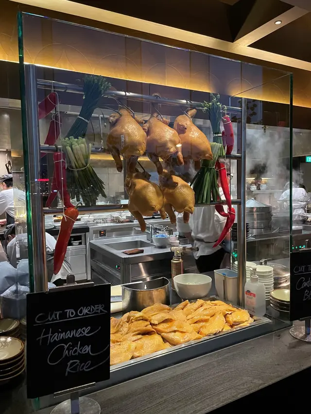 每次都見到好靚既海南雞, 但很多次都飽到試唔到