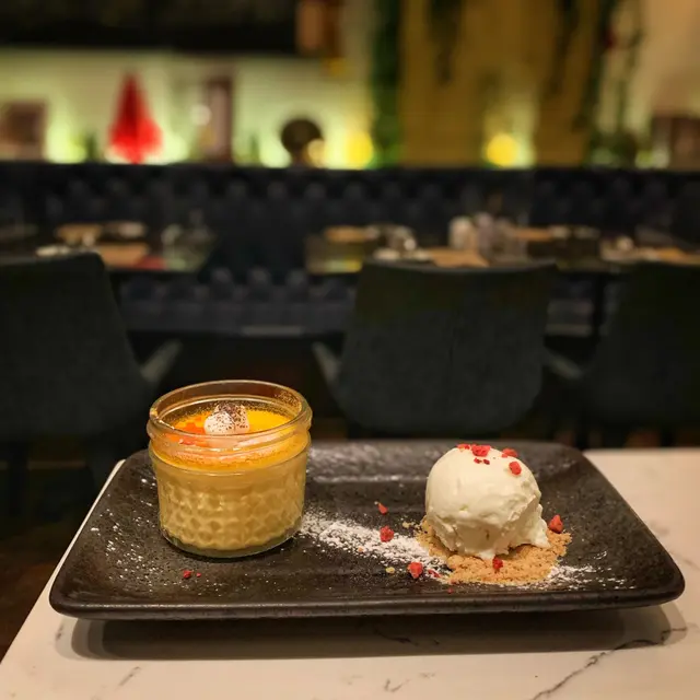 真空慢煮法式焦糖燉蛋配白松露雪糕