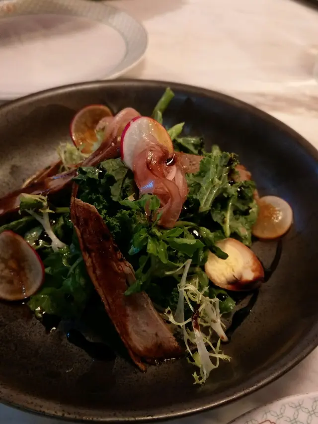 來佬汁駝鳥肉沙律