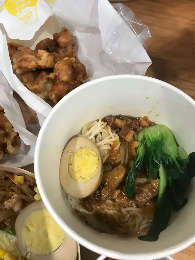 肉燥鹽酥雞乾拌麵