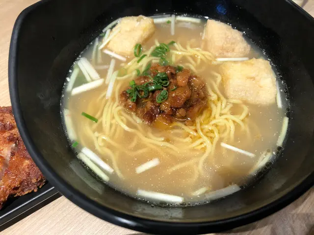 滷肉慶麵