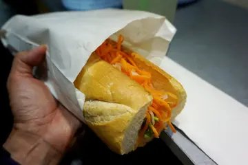 燒豬頸肉越式法包