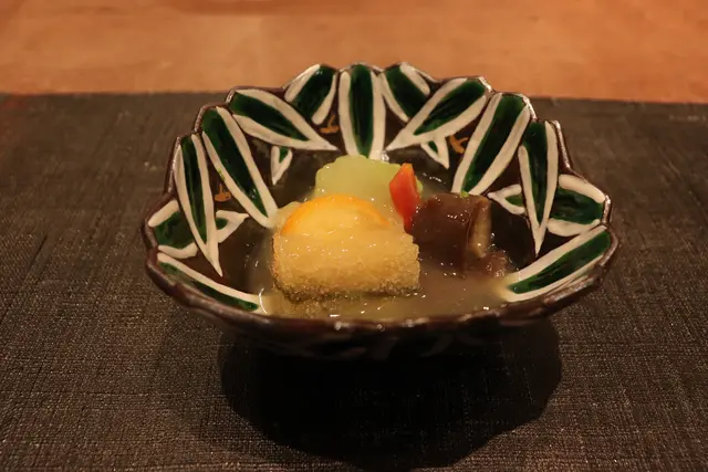 先付：干なまこ、子持昆布、 白菜、京人参、加減酢あん