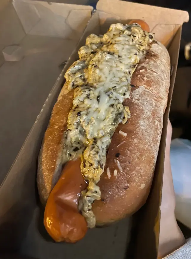 松露蛋熱狗 Truffle Scrambled Egg