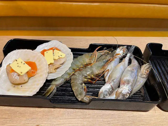 虎蝦新鮮，味道同肉質都好好，多春魚就正常發揮啦，但扇貝就令人有d失望，唔係咁好食