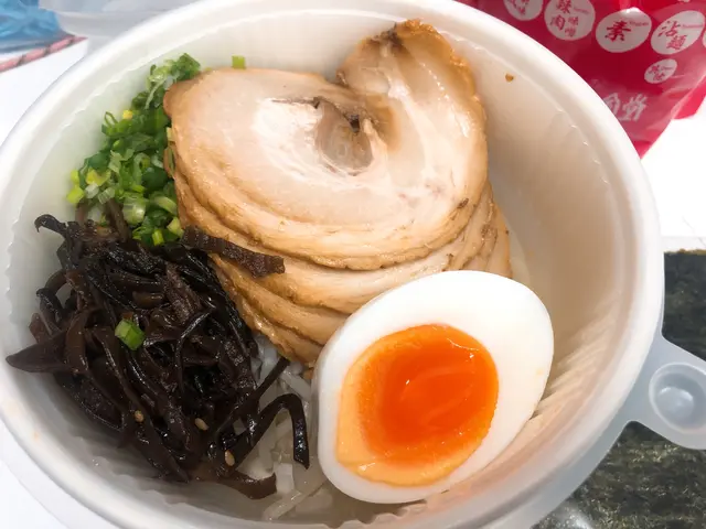 麵同叉燒有分隔放