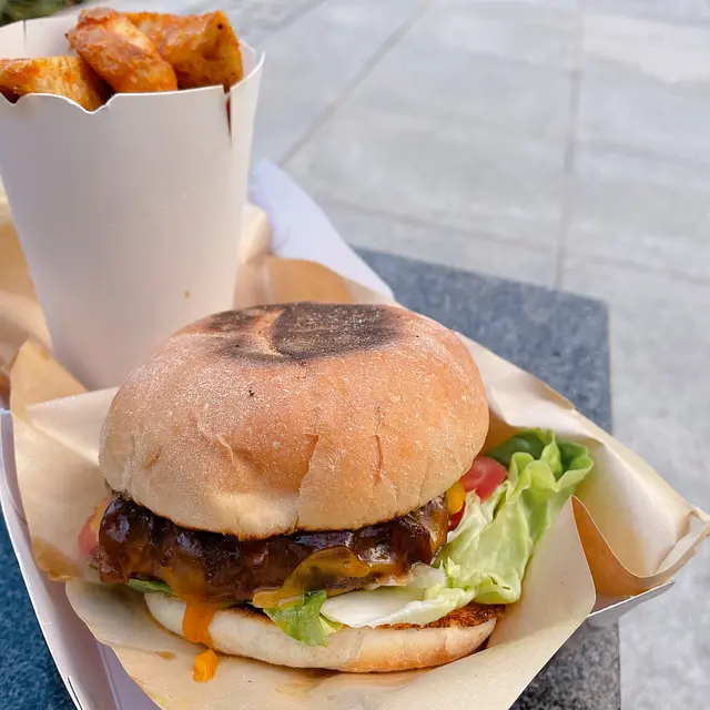 120g經典芝士漢堡/沙律(中味車打芝士)