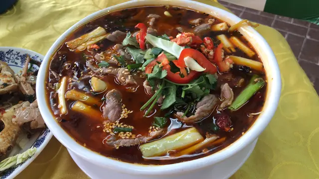 水煮牛肉另外需要加錢$20